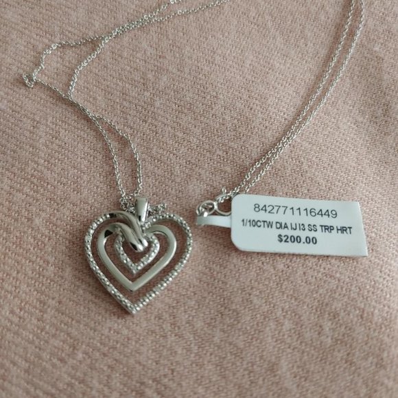 BNWT Sterling Silver Diamond Multi-Heart Necklace 1/10 Ct tw - Picture 3 of 7